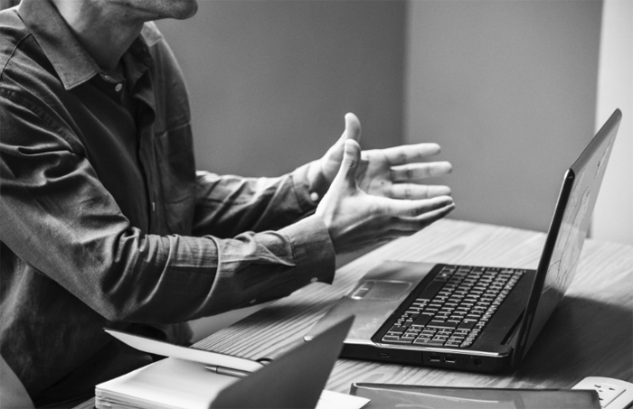 주 52시간 근로시대를 맞아 연장근무를 당연시 하는 업계의 관행을 바꿀 필요가 있다는 목소리가 나온다.