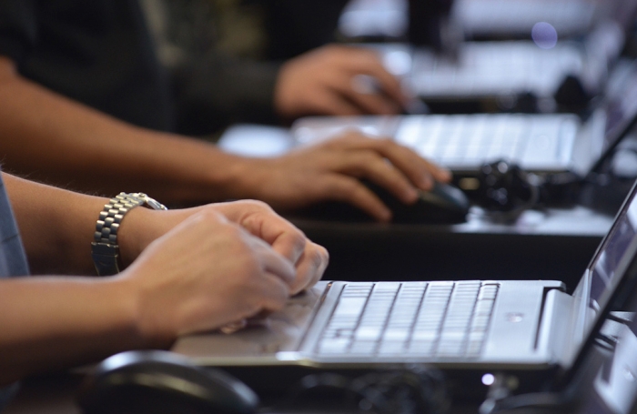 플랫폼 기업의 지원도 중요하지만 언론 스스로가 퀄리티 저널리즘을 위한 노력에 나서야 한다는 지적이 나온다.