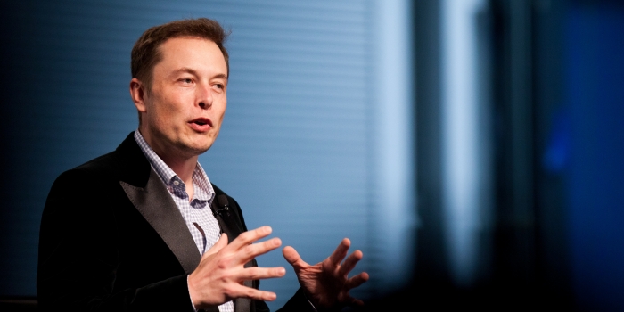 일론 머스크 테슬라 CEO는 최근 트위터를 통해 언론과 설전을 벌이면서 부정적 이미지를 쌓고 있다.