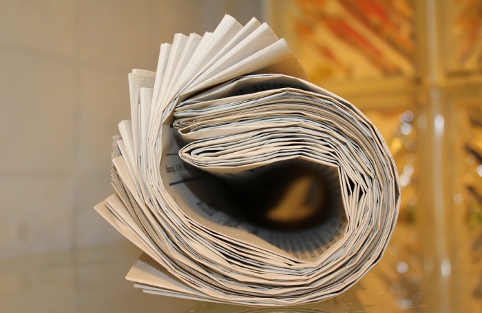 언론사들의 경영상황이 악화되면서 기자와 홍보인 모두 광고·협찬 압박에 시달리는 악순환을 겪고 있다.