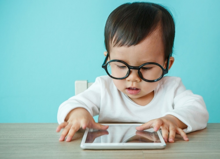 키즈 콘텐츠 시장도 디지털 전환기에 놓였다. 전통적 기업들이 디지털 플랫폼을 구축하며 새로운 방식으로 소비 시장을 창출하고 있다.