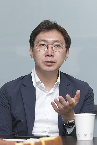 최광성 대표는... 미디컴에서 5년 전 디지털 마케팅 전문 회사로 법인 분리. 디지털 고도화와 함께 회사가 가파르게 성장해왔지만, 시장의 서비스가 점점 보편화되면서 남들과 다른 특별한 앳지를 찾는 과정임.