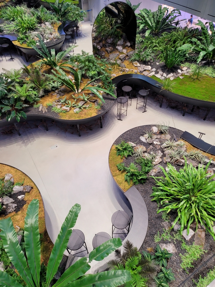 1.5층 팩토리 가든의 모습