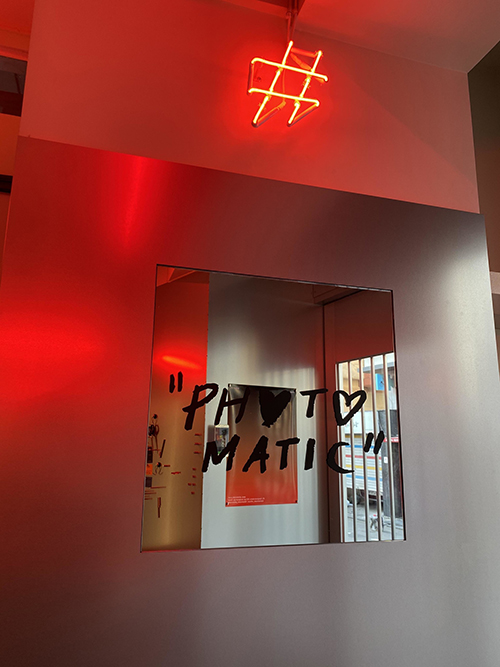 셀프 사진 스튜디오 ‘포토매틱’이 운영하는 오프라인 샵 모습. 출처: 공식 홈페이지