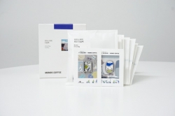 에어부산x모모스커피 콜라보레이션한 커피 드롭백 제품. 사진=에어부산 제공.