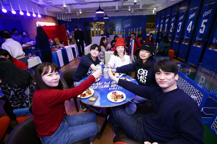 오비맥주 마케팅 스쿨 대상 필굿팀 단체 사진. 제공=오비맥주.