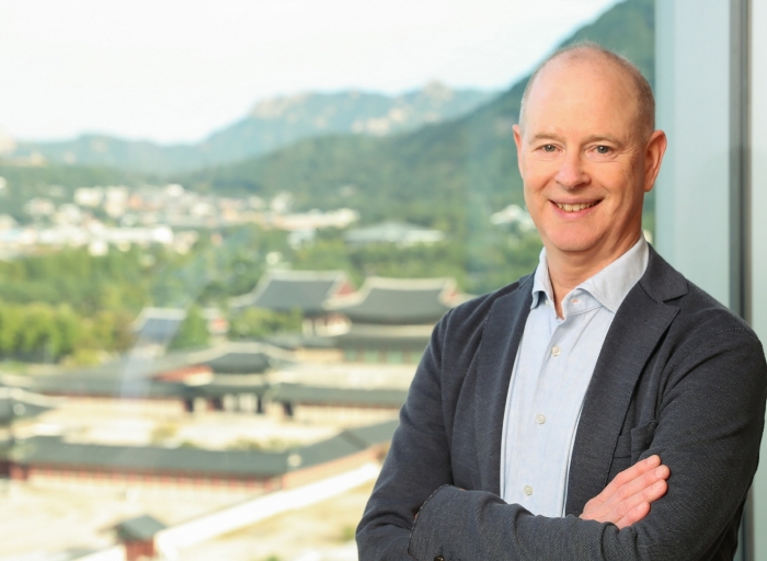 2009년 MS에 입사한 프랭크 쇼 CCO는 10년 이상 홍보를 담당해왔고 최근 한국 을 방문하여 한국마이크로소프트 사무실에서 인터뷰 컷. 사진= 한국마이크로소프트