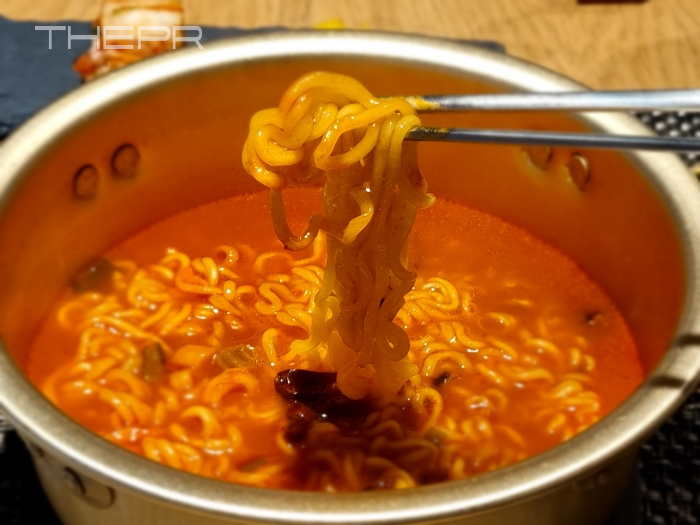 고추의 알싸한 맛을 강조한 매운 라면이다. 사진=김민지 기자