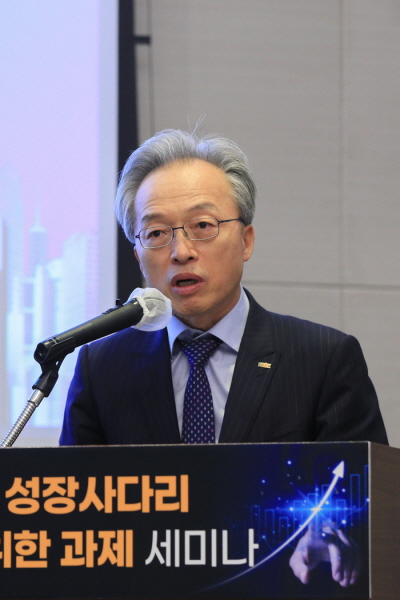 최진식 중견련 회장