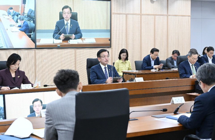 최상목 부총리 겸 기획재정부 장관이 3일 경제관계장관회의를 주재하고 있다. 사진=기획재정부 제공