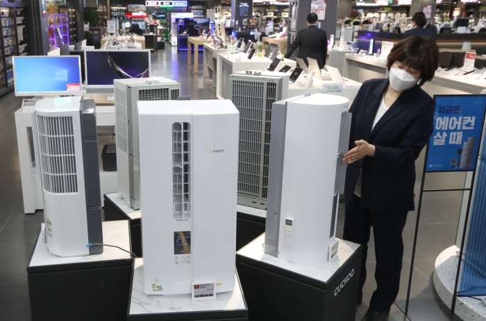 창문형 에어컨 시장 경쟁이 뜨거워지고 있다. 사진=뉴시스