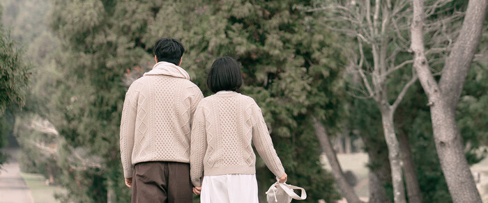 2021년 재주상회는 한림수직의 가치를 되살리기 시작하면서 시그니처 아란무늬를 넣은 스웨터, 머플러, 니트백 등을 선보이기 시작했다. 사진=재주상회 제공