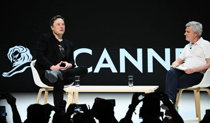 일론 머스크와 마크 리드(오른쪽) WPP 회장. 사진=Cannes Lions 제공