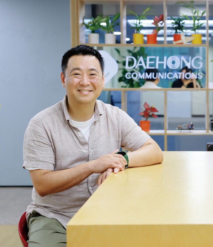 대홍기획 에이블3팀 신도희 팀장은 “이번 캠페인은 스태프 모두 ‘제복근무자의 위상을 높이고 국민이 그들에게 감사를 표하는 일이 많아졌으면 좋겠다’는 ‘진심’의 마음으로 시작부터 끝까지 열정을 가지고 일했습니다”라며 뿌듯한 웃음을 보였다.사진 = 전재현 포토그래퍼 phototoday@naver.com