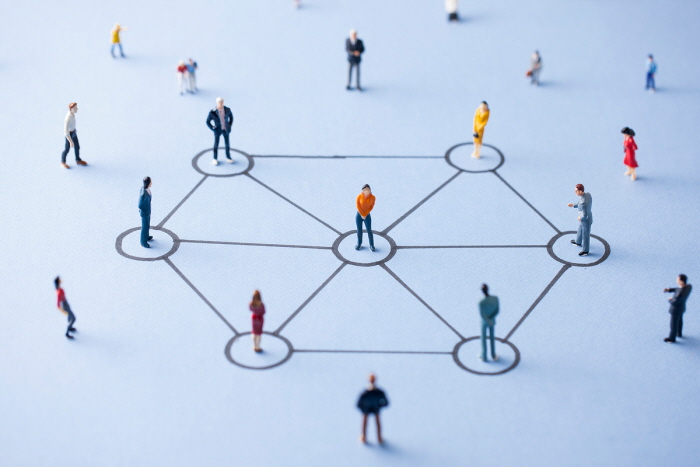 결국 메시지는 커뮤니케이션을 통해 완성된다.