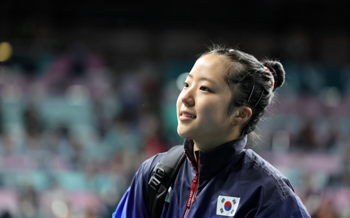 3일(현지시각) 프랑스 파리 사우스 파리 아레나4에서 열린 2024 파리 올림픽 탁구 여자 단식에서 4위로 마무리 한 신유빈이 경기장을 나서고 있다. 사진=뉴시스.