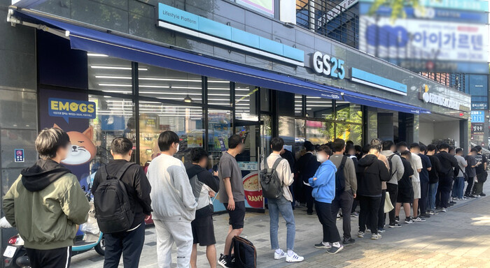 GS리테일이 운영하는 편의점 GS25가 넥슨의 인기 모바일 게임 '블루 아카이브'와 협업해 선보인 빵 6종이 판매량 200만개를 넘어섰다고 6월 21일 밝혔다. 사진=GS리테일 제공.
