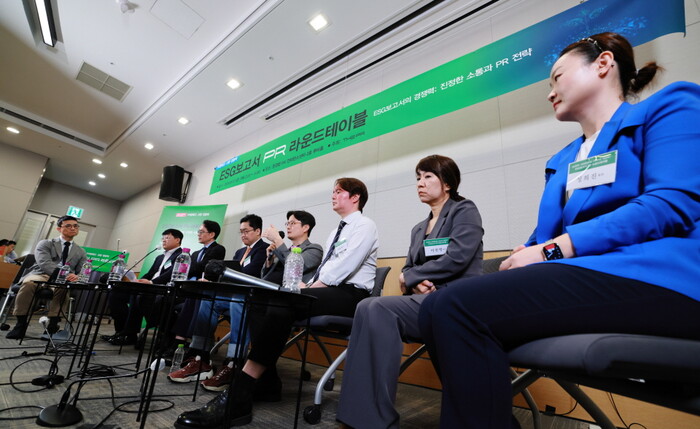 3번째 세션 라운드 테이블에 모여 앉은 전문가들. 사진=전재현 포토그래퍼