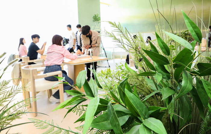 2022년 5월 25일 오후 서울 송파구 롯데월드몰 내 농심의 비건 레스토랑인 '포리스트 키친' 모습. 사진=뉴시스.