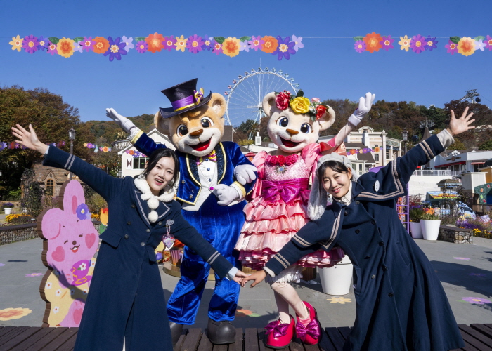 에버랜드는 수험생들을 대상으로 수능 당일인 14일부터 12월 말까지 특별 가격 우대 혜택을 제공한다고 밝혔다. 사진은 에버랜드 마스코트인 레니와 라라. 사진=삼성물산 제공.