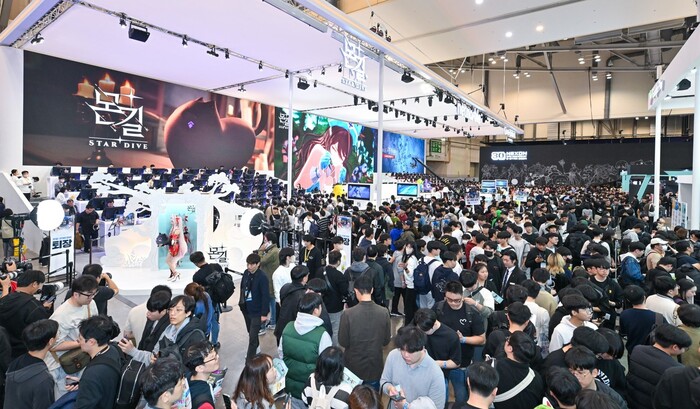 지스타 2024 개막 첫날, 넷마블관이 관람객들의 이목을 집중시키고 있다. 사진=넷마블