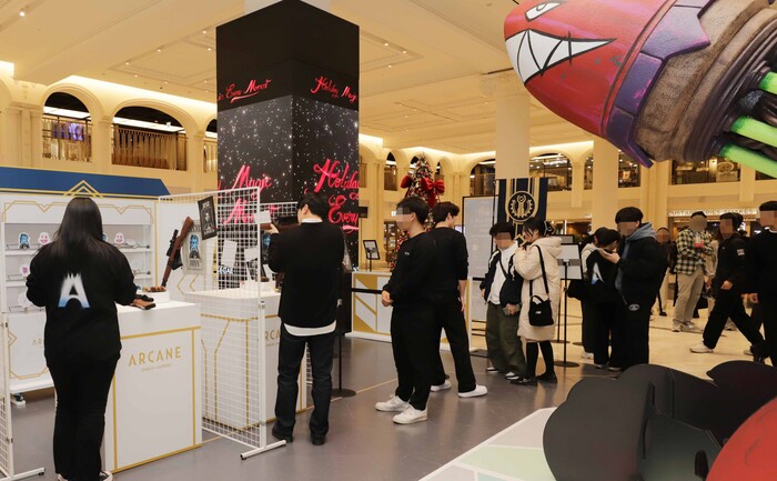 신세계백화점이 지난 8일부터 17일까지 센트럴시티 1층 오픈 스테이지에서 연 아케인 팝업스토어. 사진=신세계백화점 제공.