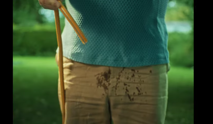 'Pay Attention to Your Pee' 캠페인 유튜브 영상 캡처