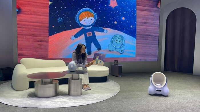 중국 가전기업 TCL이 미국 라스베이거스에서 열린 CES 2025에서 공개한 가정용 AI 로봇 '에이미'. TCL은 2022년 출하량 기준 LG전자를 넘어서며 삼성전자에 이은 세계 2위 TV제조회사로 올라섰다. 사진=뉴시스