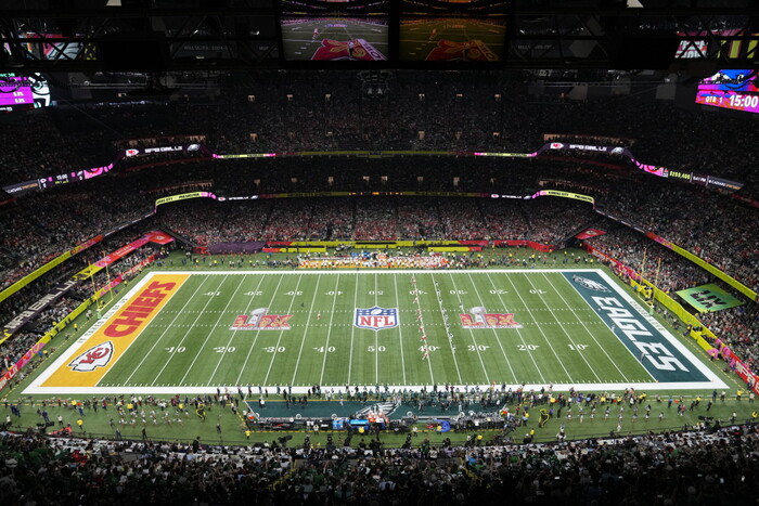 미 루이지애나주 뉴올리언스의 시저스 슈퍼돔에서 열린 2024-25 미국프로미식축구리그(NFL) 제59회 슈퍼볼 경기. 사진=AP/뉴시스