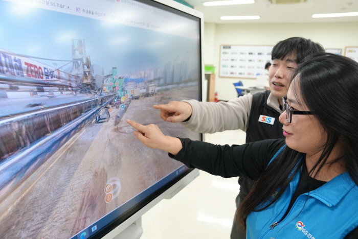 GS건설 안전혁신학교에서 가상건설현장을 통한 교육을 진행중이다. 사진=GS건설 제공