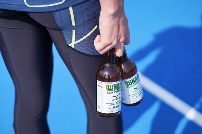 일본 스포츠용품 업체 미즈노와 미나미신슈 맥주가 공동 개발해 지난 2022년 4월부터 판매 중인 무알콜 맥주 '푸하'. 사진=미즈노 홈페이지 캡처.