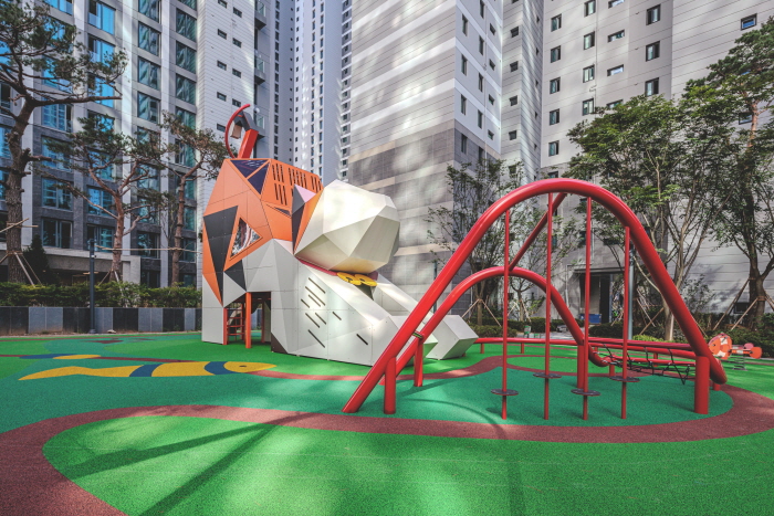 가시광촉매 차열 고무칩 포장기술이 적용된 올림픽파크포레온 놀이터