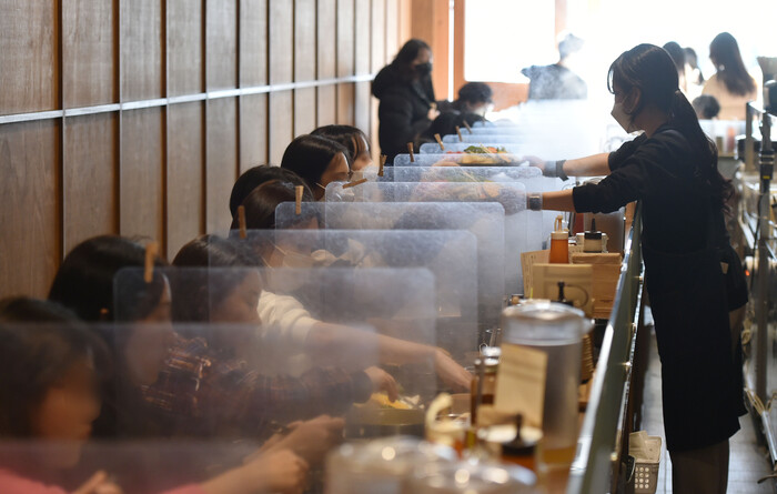 1인 식사에 특화된 음식점. 사진=뉴시스