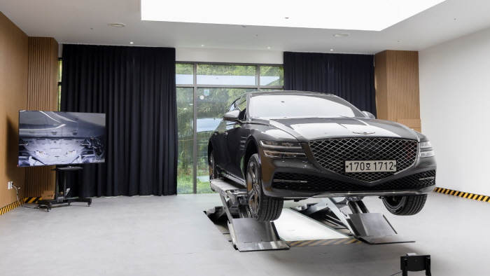 SK렌터카 오토옥션은 출품 차량의 상태를 온라인 라이브 방송을 통해 보여주는 ‘인스펙션 스튜디오(Inspection Studio)’를 도입했다.