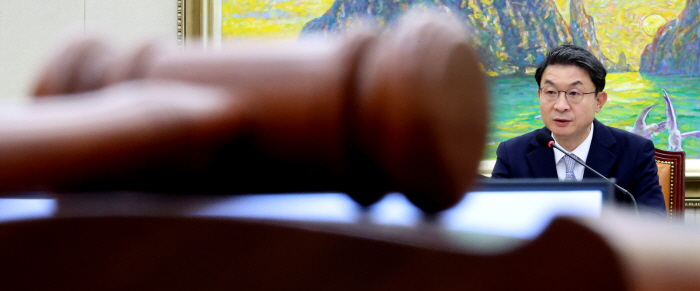 이억원 금융위원장 후보자가 서울 여의도 국회에서 열린 정무위원회의 인사청문회에서 의원질의에 답하고 있다. 사진=뉴시스