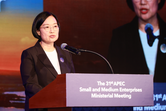 한성숙 중소벤처기업부 장관이 4일 제주 롯데호텔에서 열린 APEC 환영만찬에서 발언하고 있다. 사진=중소벤처기업부