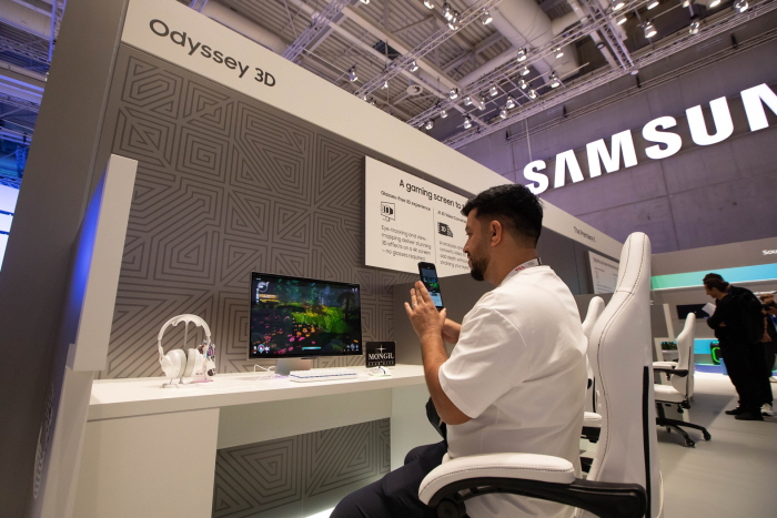 넷마블은 삼성전자와 협업해 9월 초 베를린에서 열린 글로벌 가전 전시회 ‘IFA 2025’에서 액션 RPG 신작 '몬길: 스타 다이브(STAR DIVE)' 시연을 진행했다.