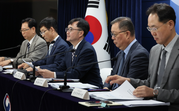 임기근 기획재정부 제2차관이 6월 20일 오전 서울 종로구 정부서울청사에서 2024년 공공기관 경영실적 평가 결과 발표를 하고 있다.  뉴시스