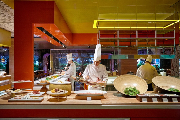 롯데호텔 서울의 뷔페 레스토랑 '라세느' 모습. 사진=뉴시스