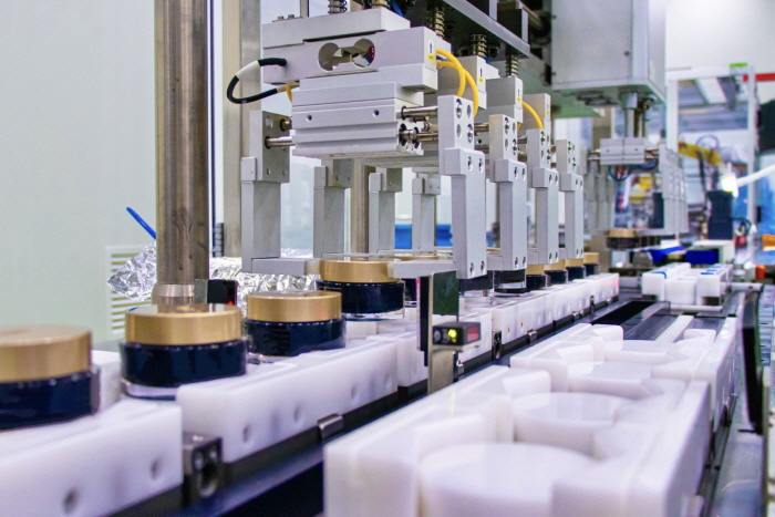 한국콜마 세종공장에서 화장품이 제조되고 있는 모습. 사진=한국콜마