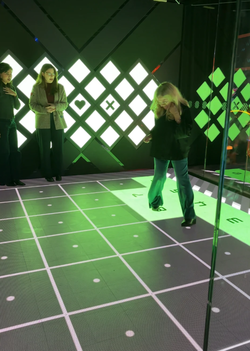 친구들과 함께 게임을 즐기는 것이 가장 자연스러운 건강 관리 방식이다 (사진 = yahoonews 보도)