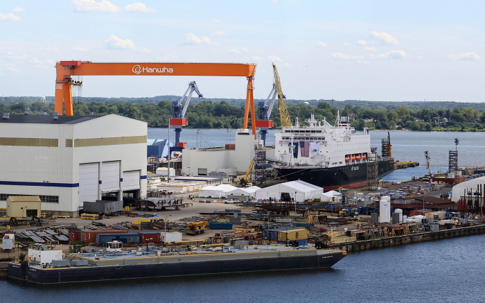 미국 펜실베이니아주 필라델피아의 한화 필리조선소에 미국 해양청 발주 국가안보 다목적선 '스테이트 오브 메인'호가 정박해 있다. 사진=뉴시스